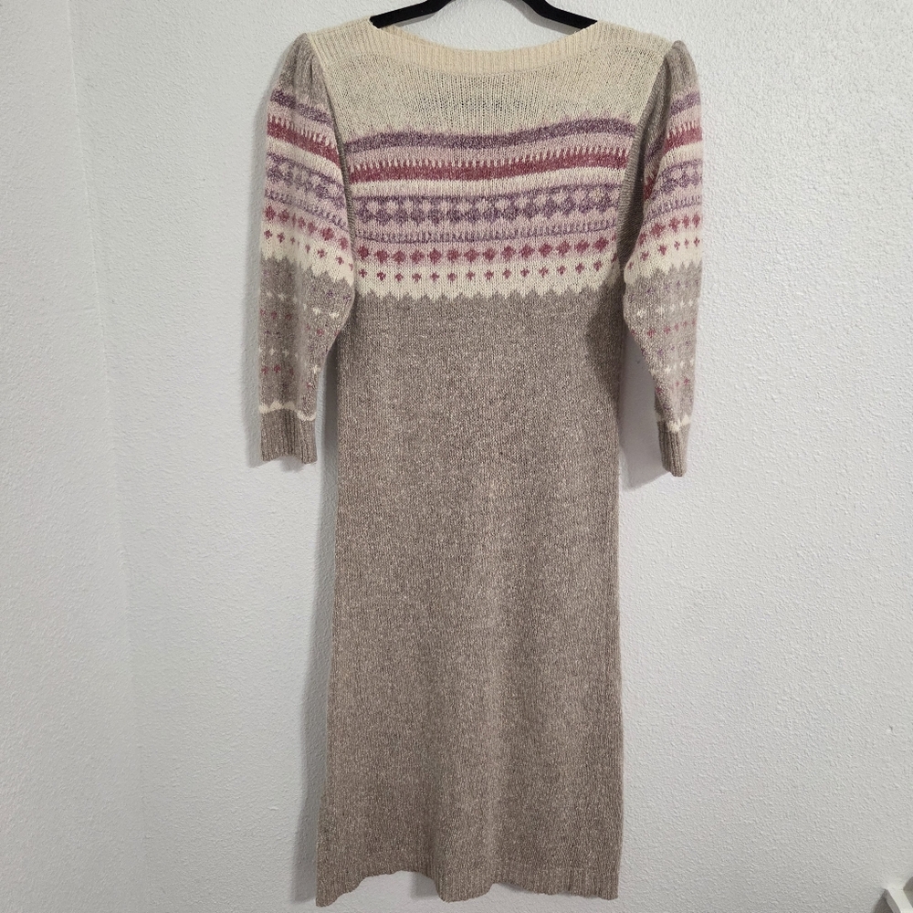 Vintage de Rotchild Cozy Knit Dress with Pink and Cream Accents - Picture 6 of 12